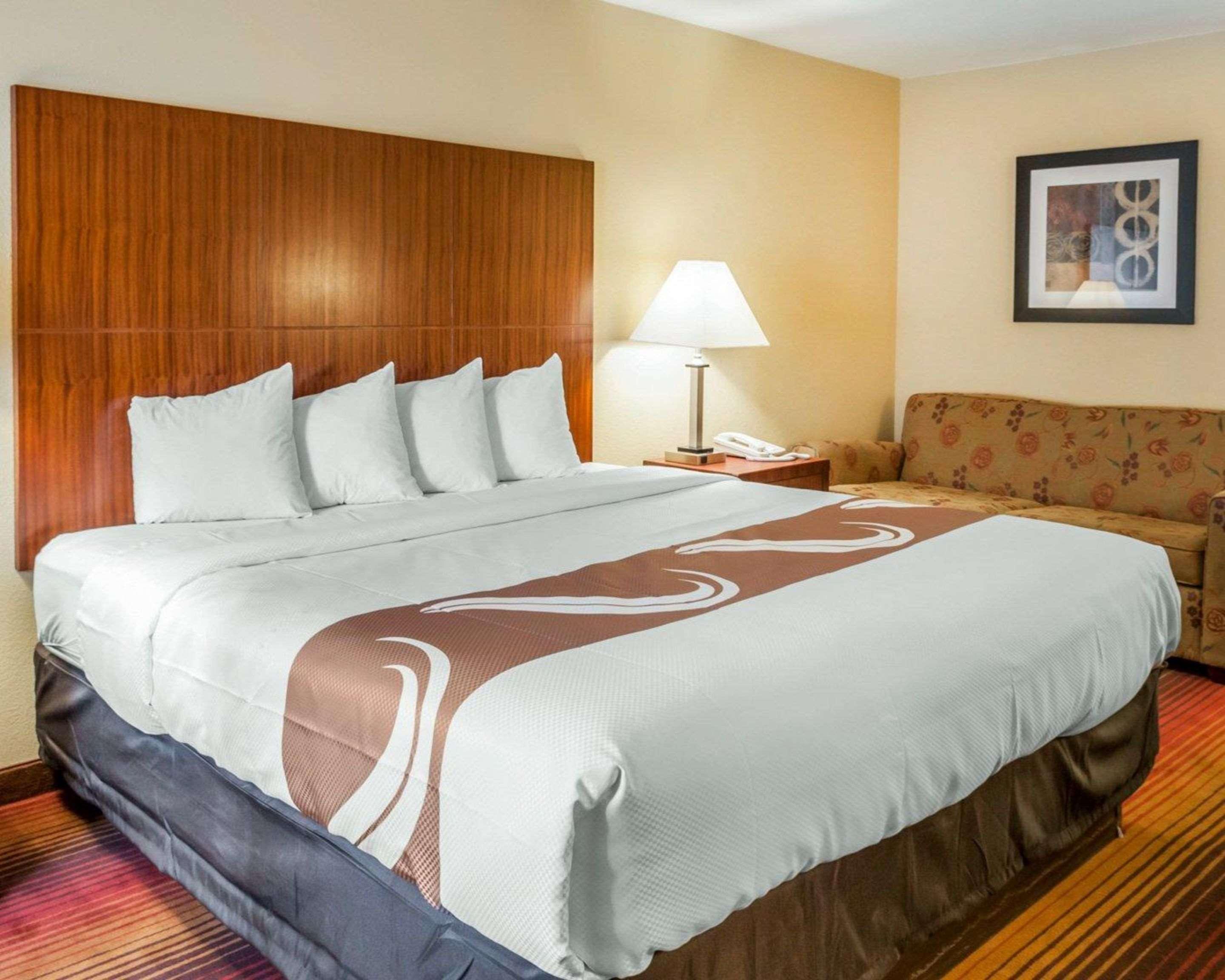 Quality Inn & Suites Albuquerque West Exterior photo