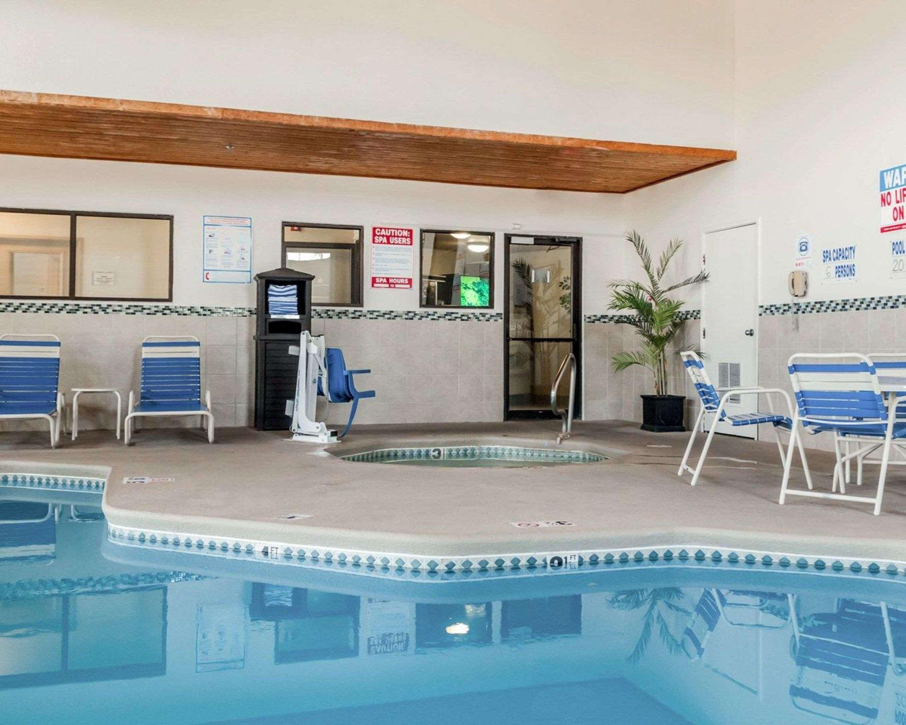 Quality Inn & Suites Albuquerque West Exterior photo